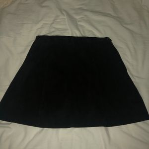 Velvet skirt with silver zipper on the side